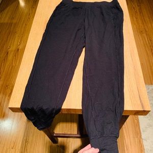 Never worn black size 6 lululemon joggers